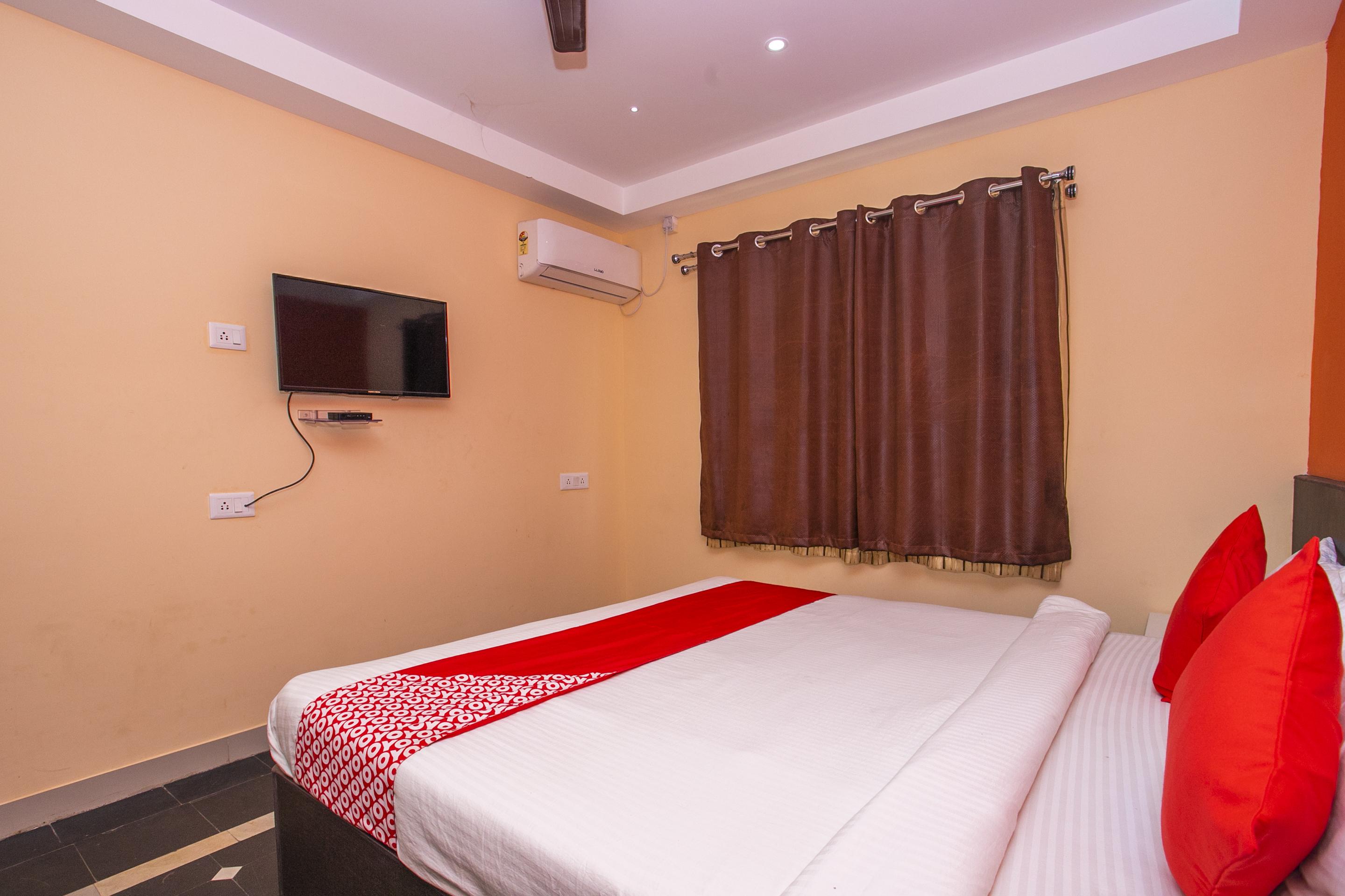 Oyo 22837 Chairmen'S Hotel Bangalore Exteriör bild