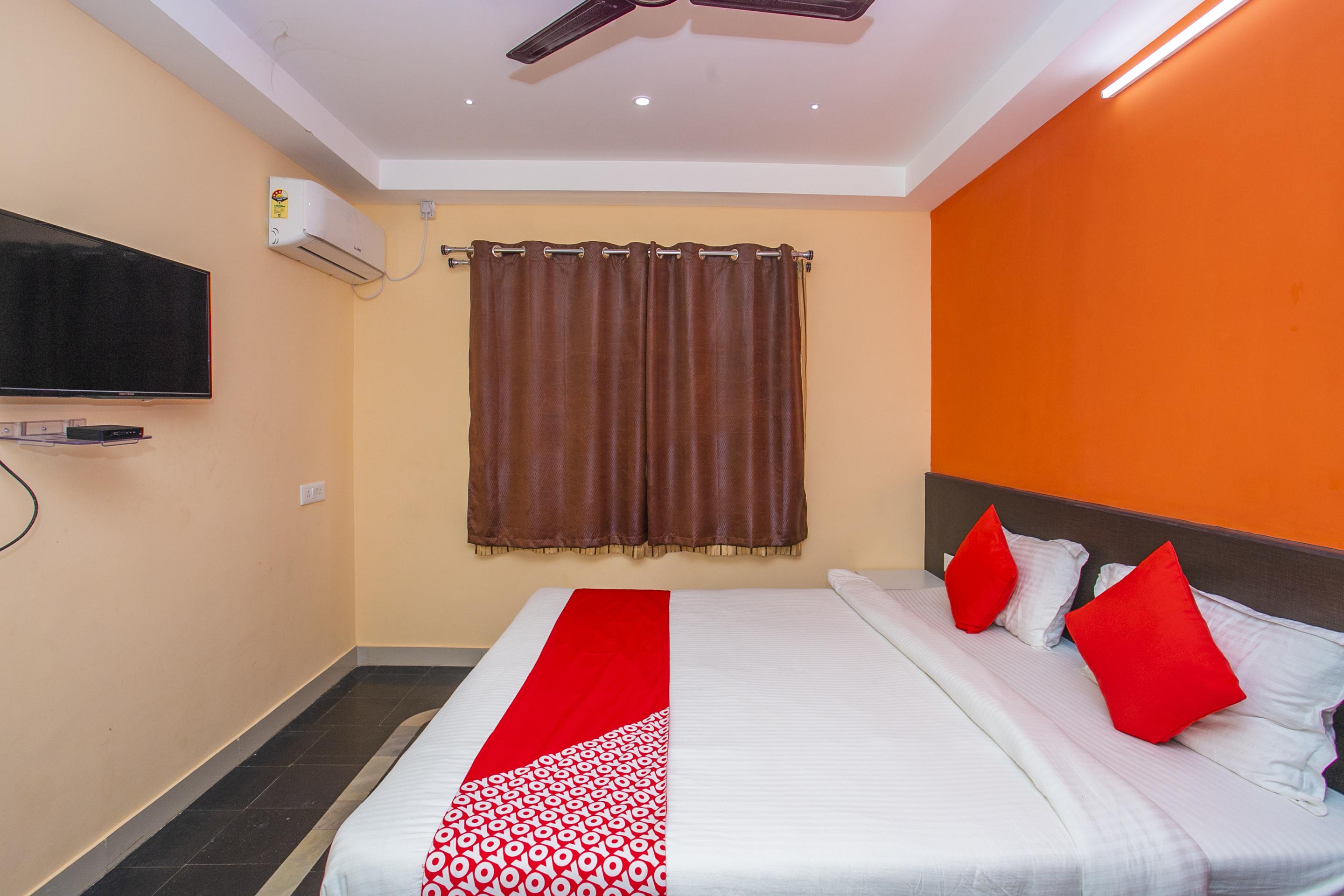 Oyo 22837 Chairmen'S Hotel Bangalore Exteriör bild