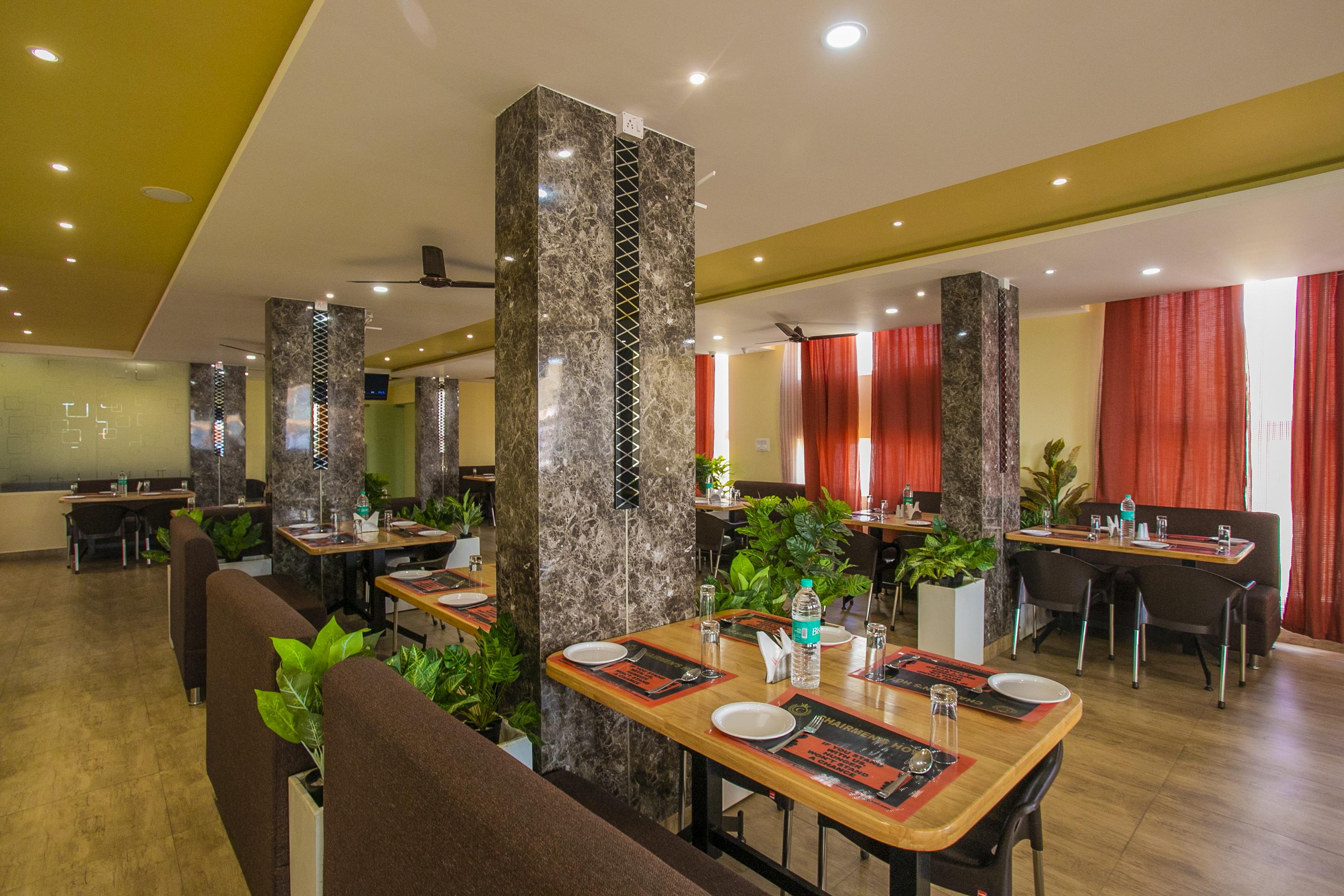 Oyo 22837 Chairmen'S Hotel Bangalore Exteriör bild