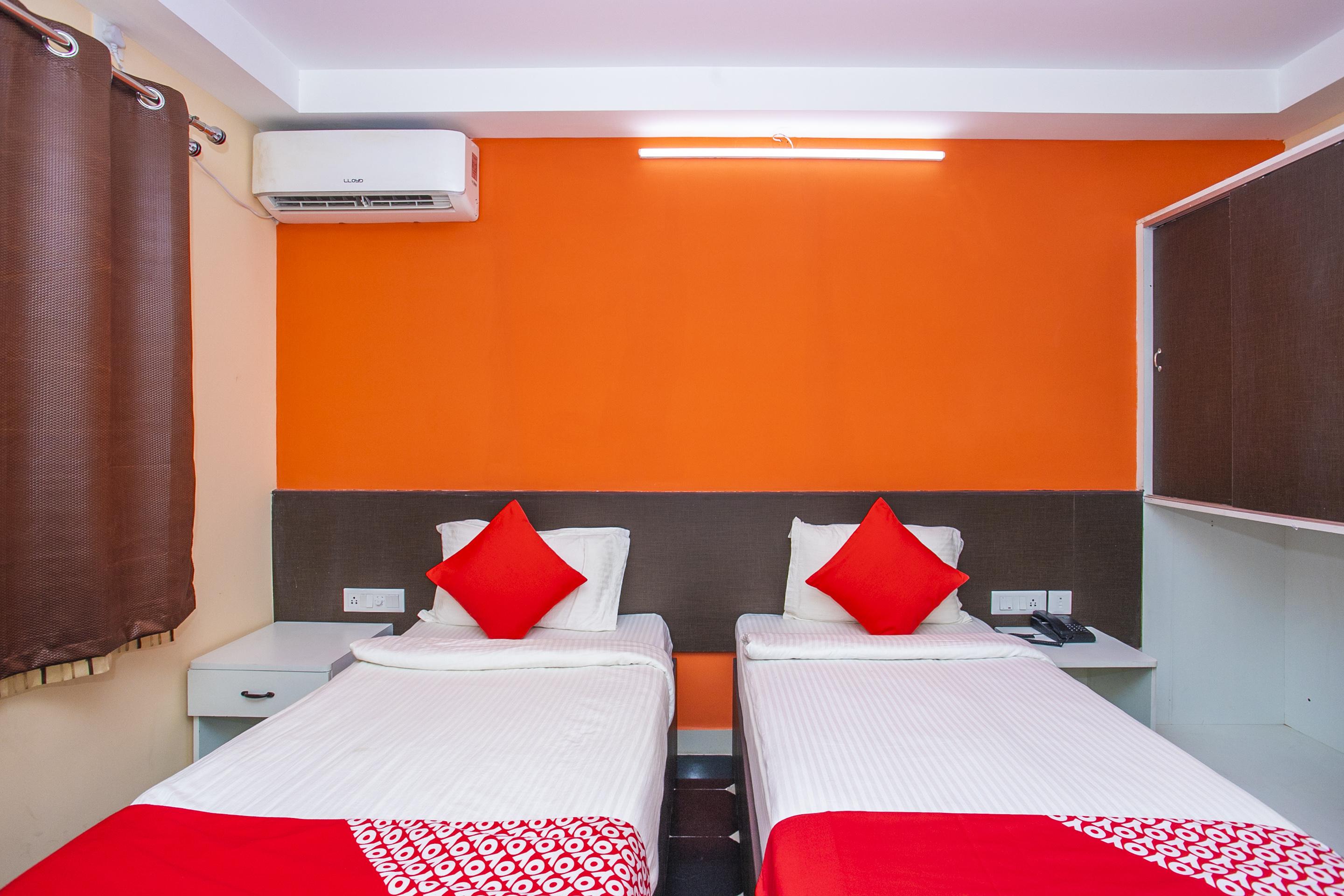 Oyo 22837 Chairmen'S Hotel Bangalore Exteriör bild