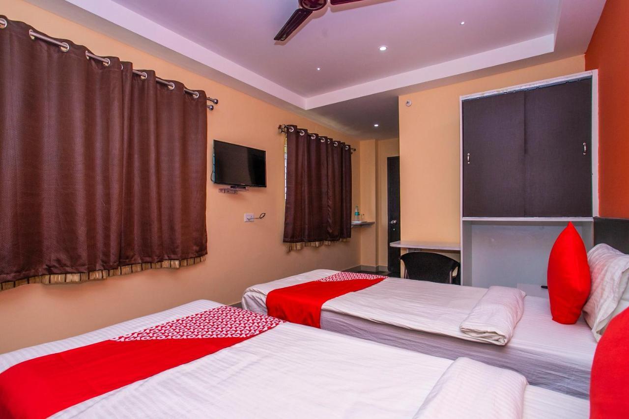 Oyo 22837 Chairmen'S Hotel Bangalore Exteriör bild